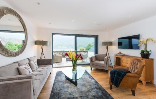 Taymouth Marina-1 Loch View