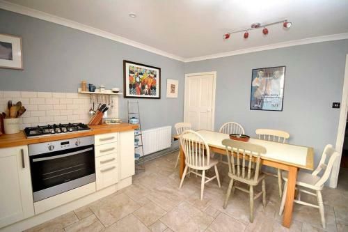 Seaside Cottage, Yards To The Sea