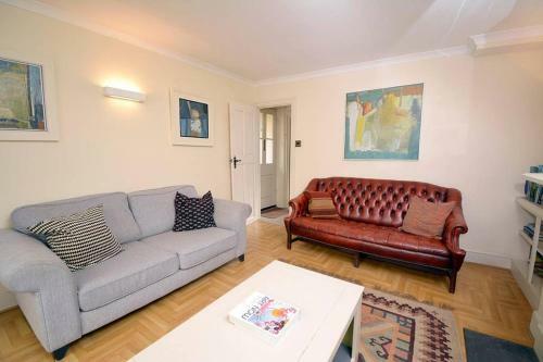 Seaside Cottage, Yards To The Sea