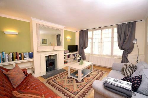 Seaside Cottage, Yards To The Sea