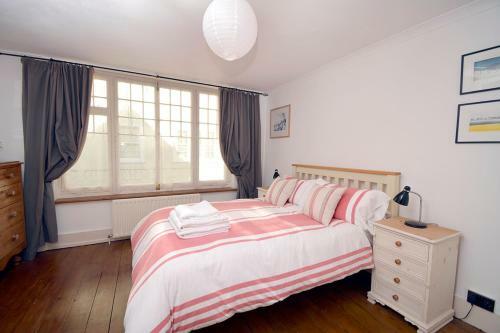 Seaside Cottage, Yards To The Sea