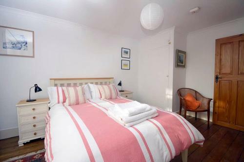 Seaside Cottage, Yards To The Sea