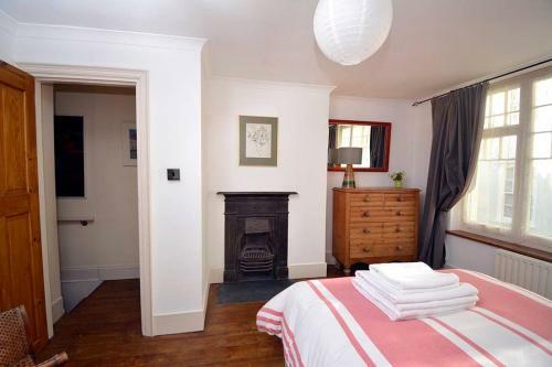 Seaside Cottage, Yards To The Sea