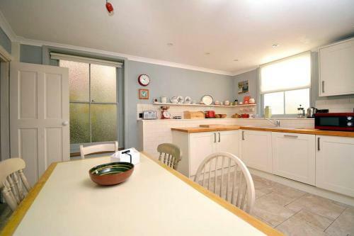 Seaside Cottage, Yards To The Sea