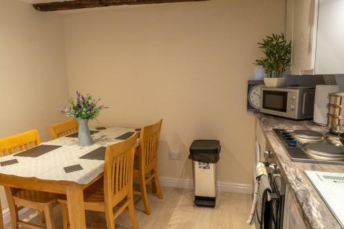 Highgate View Apartment