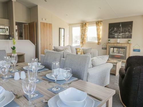 Stylish Lodge Set In The Sand Le Mere Holiday Park