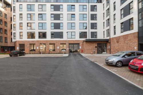 Beautiful 2 Bed 2 Bath Apartment In A Converted Mill
