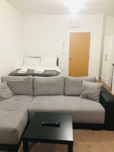 Showcase Apartments - Highcross House