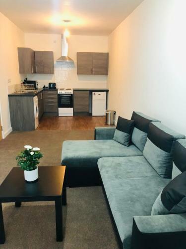 Showcase Apartments - Highcross House