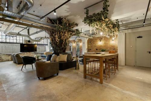 Beautifully Converted City Centre Apartment!