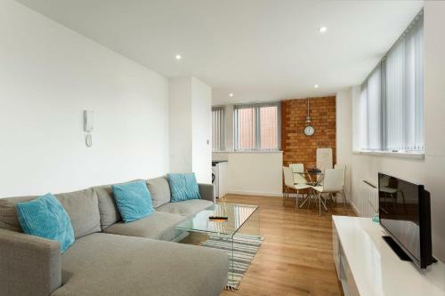 Beautifully Converted City Centre Apartment!