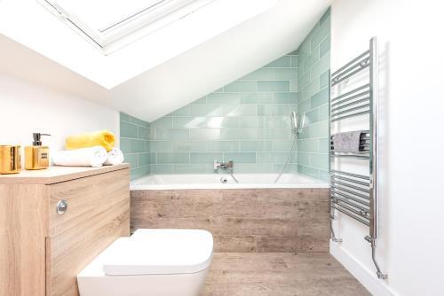 Captivating 4-bed House In Lincoln