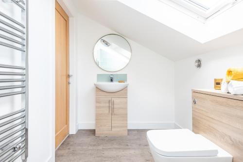 Captivating 4-bed House In Lincoln