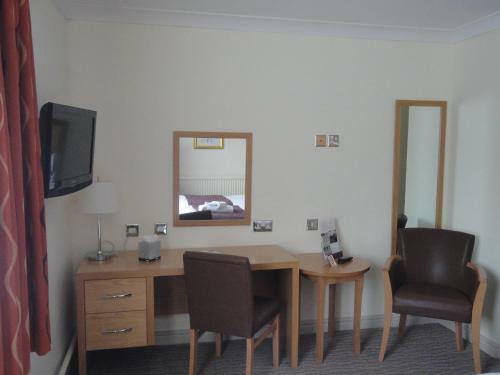 Mercure Chester North Woodhey House Hotel