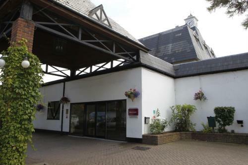 Mercure Chester North Woodhey House Hotel