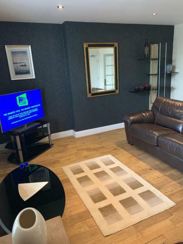 Hotel Lake Lounge Rooms