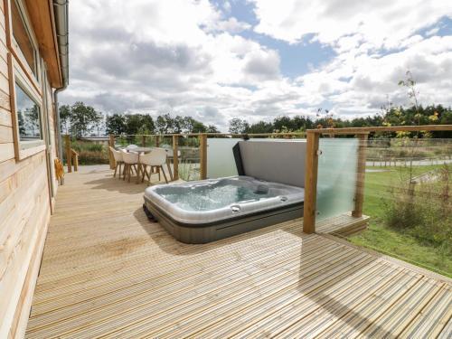 7 Meadow Retreat