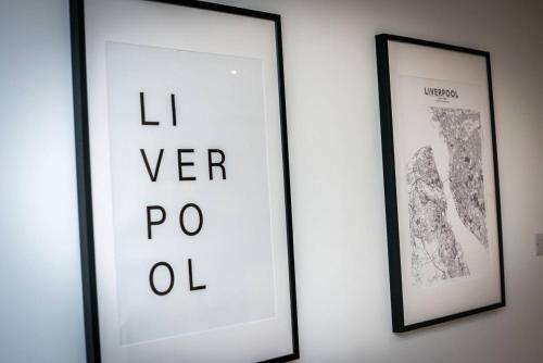 Stylish Liverpool Central Apartment - Sleeps 8!