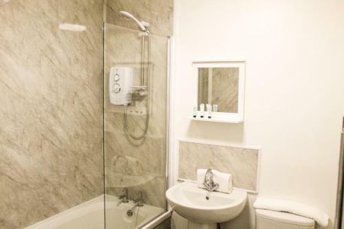Two Bedroom Liverpool Apartment By Top House