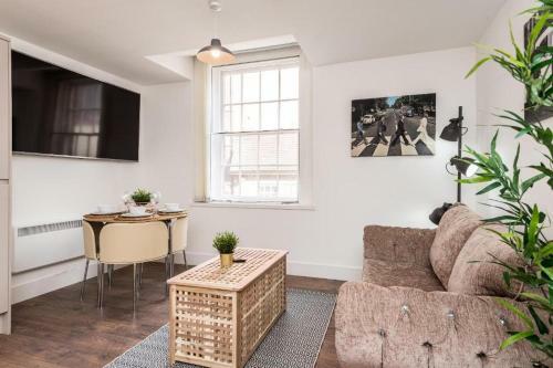 Prestige Stay Aparthotel - Cavern Quarter Party Apartments