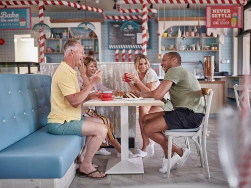 Holiday Home Hafan Y Mor-5