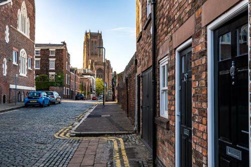 Charming 3-bedroom Coach House With Free Attached Garage!