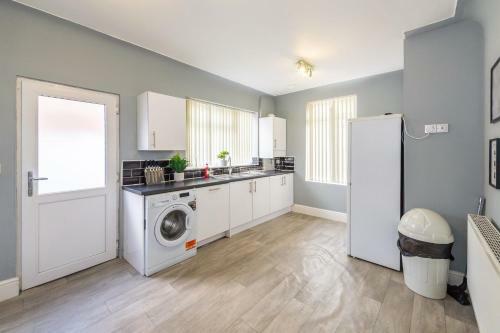 Apartamento Large Contractor & Worker House - Free Parking - By Comfyworkers