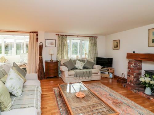 The Old Stables At Wakefield Green