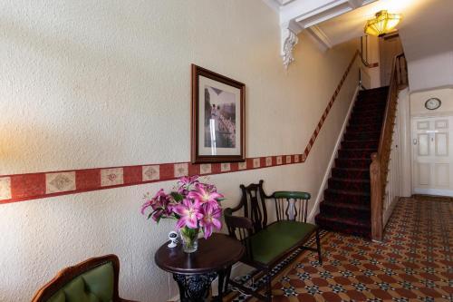 Llandudno Holiday House For 12