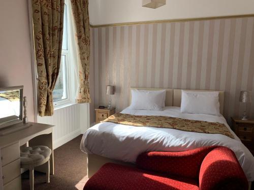 Llandudno Holiday House For 12