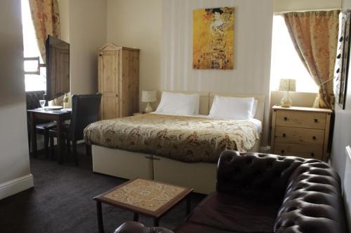 Llandudno Holiday House For 12