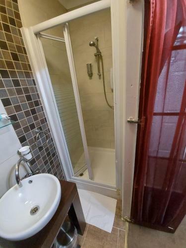 Bed & Breakfast Tafarn Y Deri