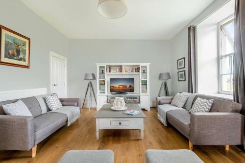 Peak Farmhouse