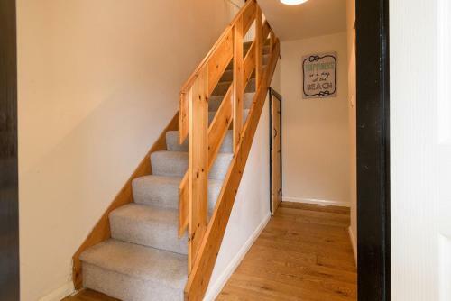 Abersant Cottage - Sleeps 5 With Hot Tub