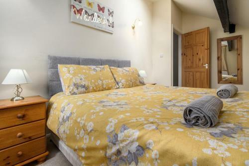 Abersant House - Sleeps 6 With Hot Tub