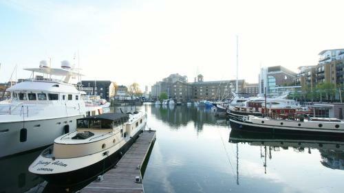 London Docklands Apartment