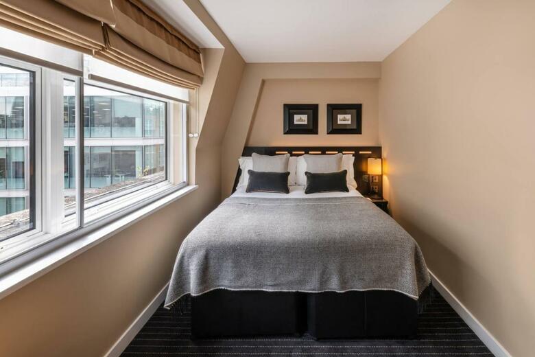 Hotel The Resident Victoria (formerly The Nadler Victoria)