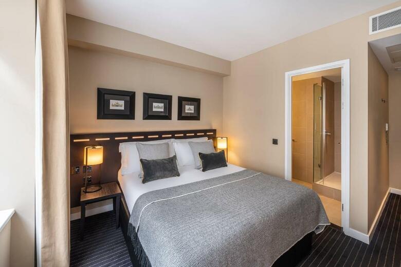 Hotel The Resident Victoria (formerly The Nadler Victoria)