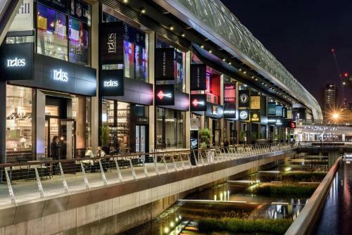 Corporate Waterfront Apartments