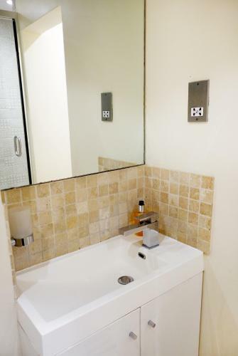 Notting Hill Gardens Apartments