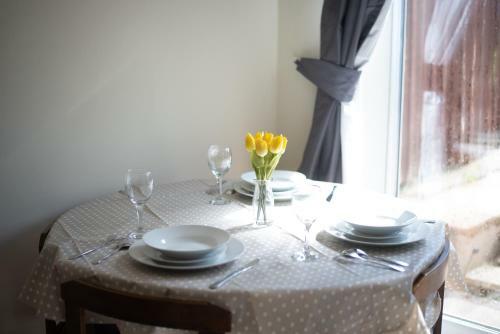 Newark House - 2 Bedroom Serviced Apartment