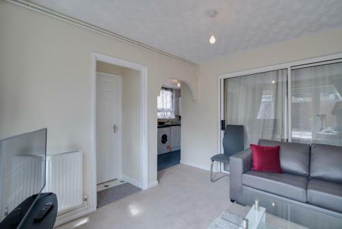 Newark House - 2 Bedroom Serviced Apartment