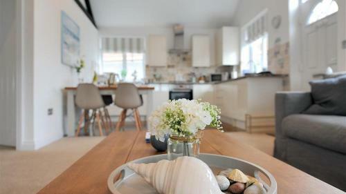 11 The Gables