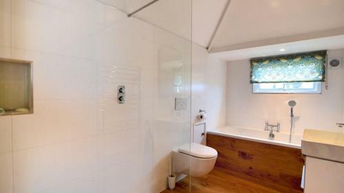 3 Beach Way House