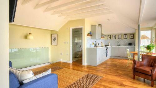 3 Beach Way House