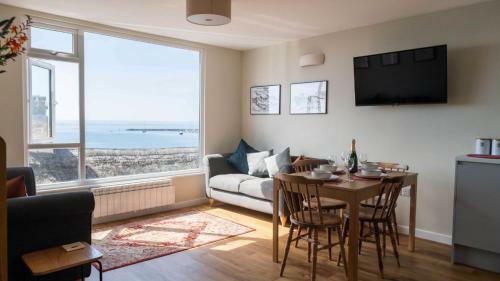 2 Beach Way House