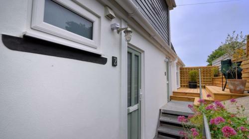 2 Beach Way House