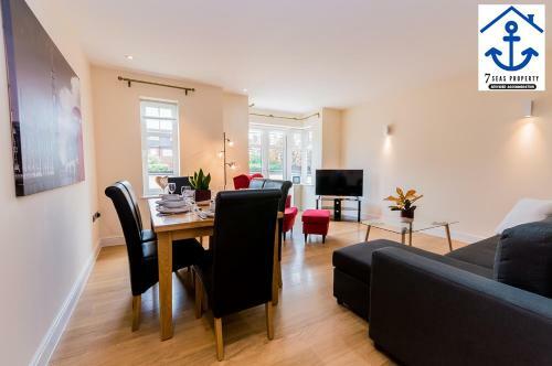 Luxury Apartment W Big Balcony Maidenhead