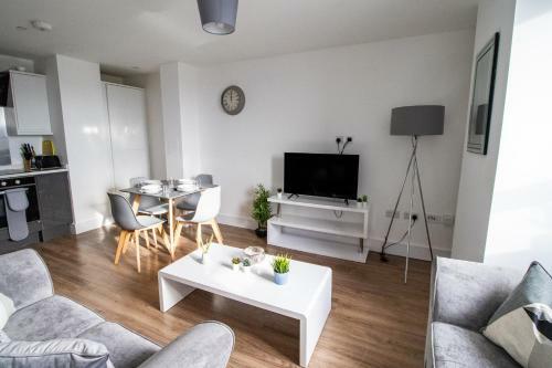 Central & Spacious Maidstone Apartment By Comfyworkers