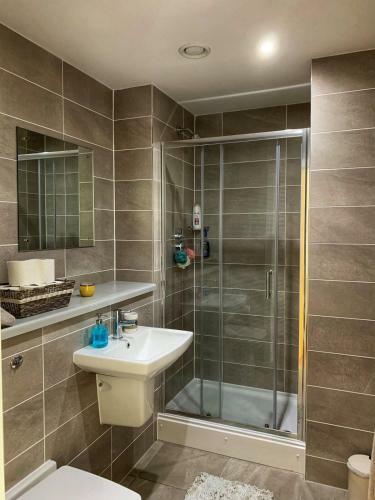 Modern Studio Apartment In Media City